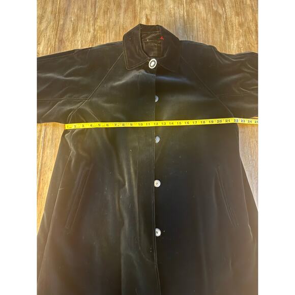 Vintage Black Velvet Long Belted Coat Size M Union Made in USA Cameo Button 70s - Picture 5 of 9